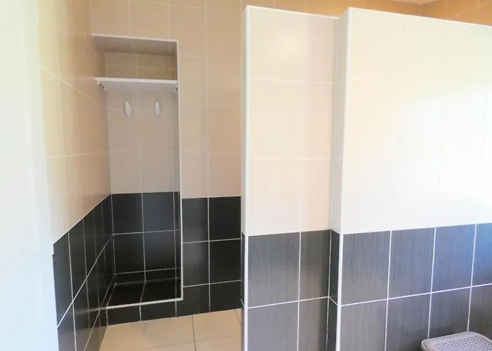 Deze Bis בית נופש *